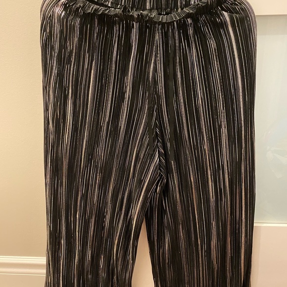TopShop Black and silver flowy pants - Picture 1 of 1
